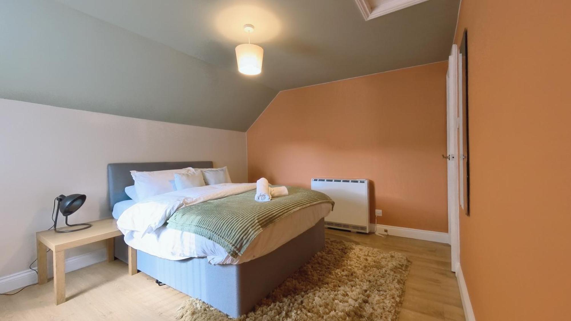 Group Bookings: Up To 30 Guests Across 5 Spacious Flats! Keyless Access Free Wifi & Parking Birmingham Exterior photo