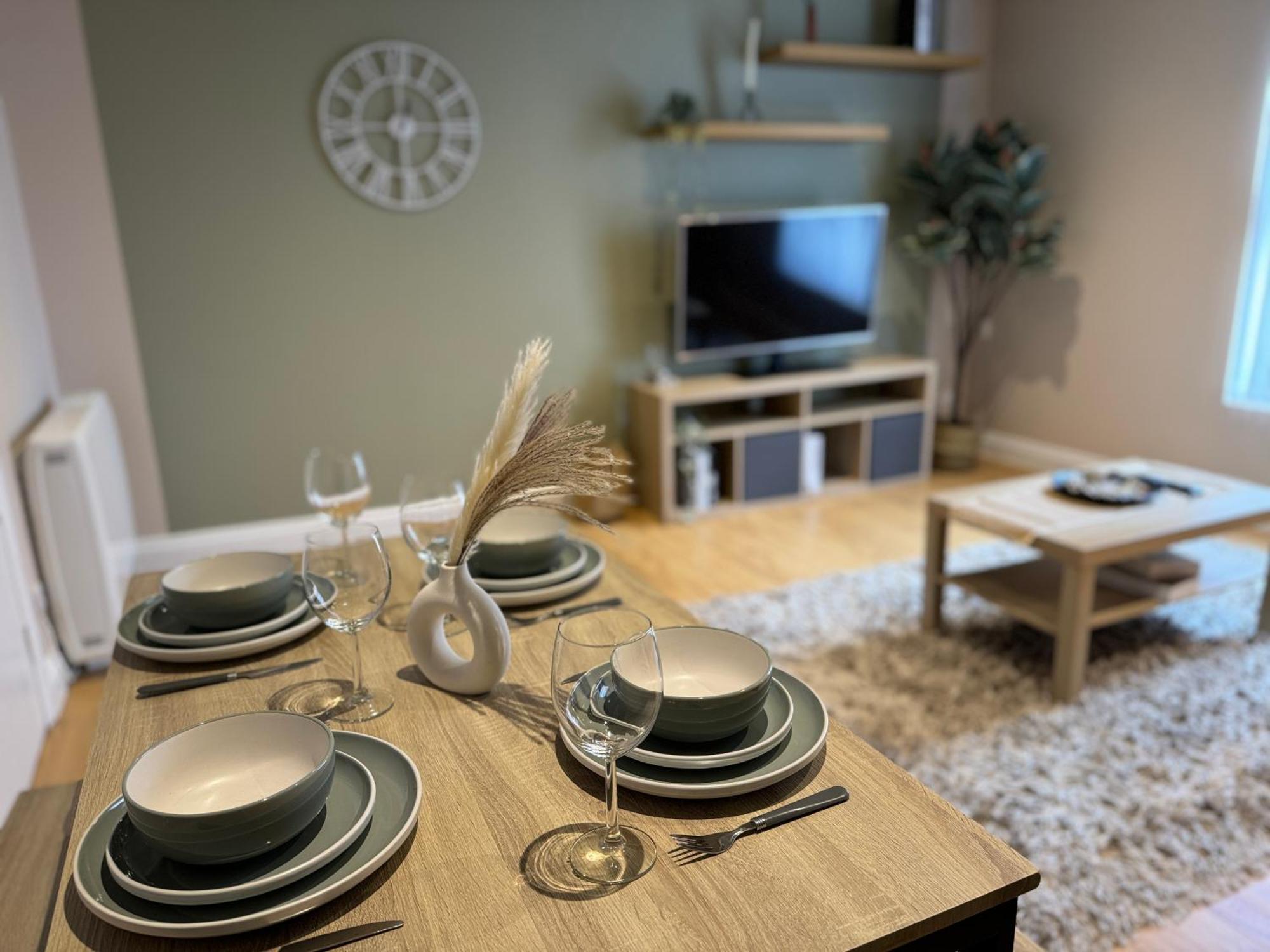 Group Bookings: Up To 30 Guests Across 5 Spacious Flats! Keyless Access Free Wifi & Parking Birmingham Exterior photo