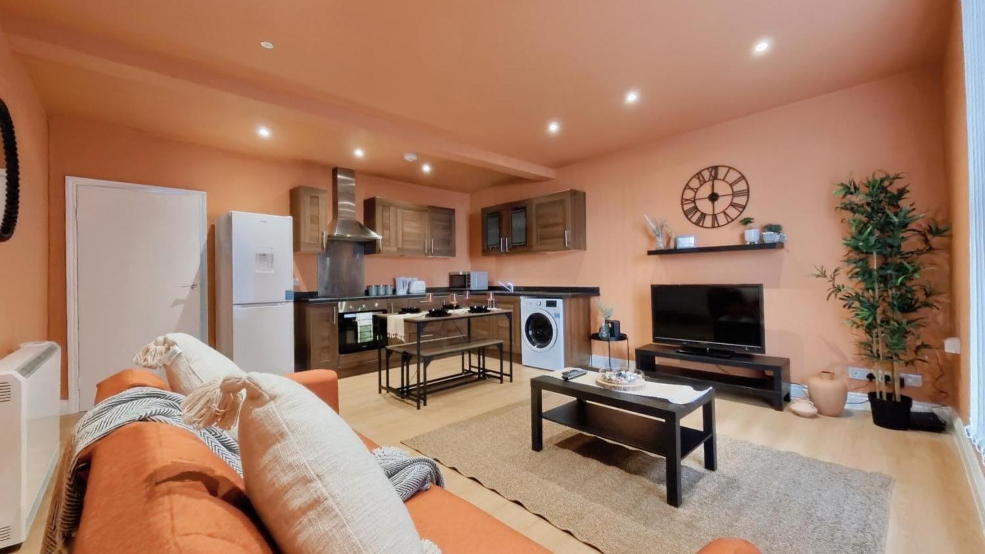 Group Bookings: Up To 30 Guests Across 5 Spacious Flats! Keyless Access Free Wifi & Parking Birmingham Exterior photo